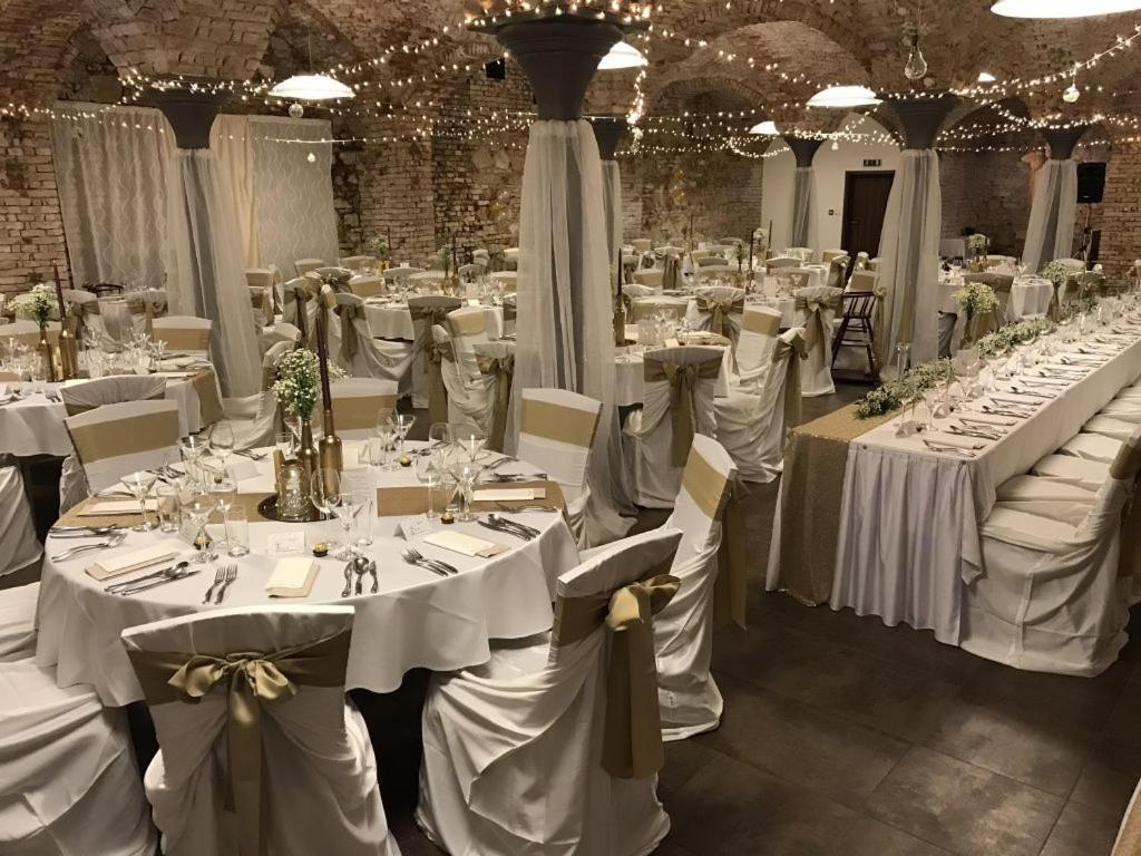 Hotel Sladovna Cerna Hora Exteriör bild