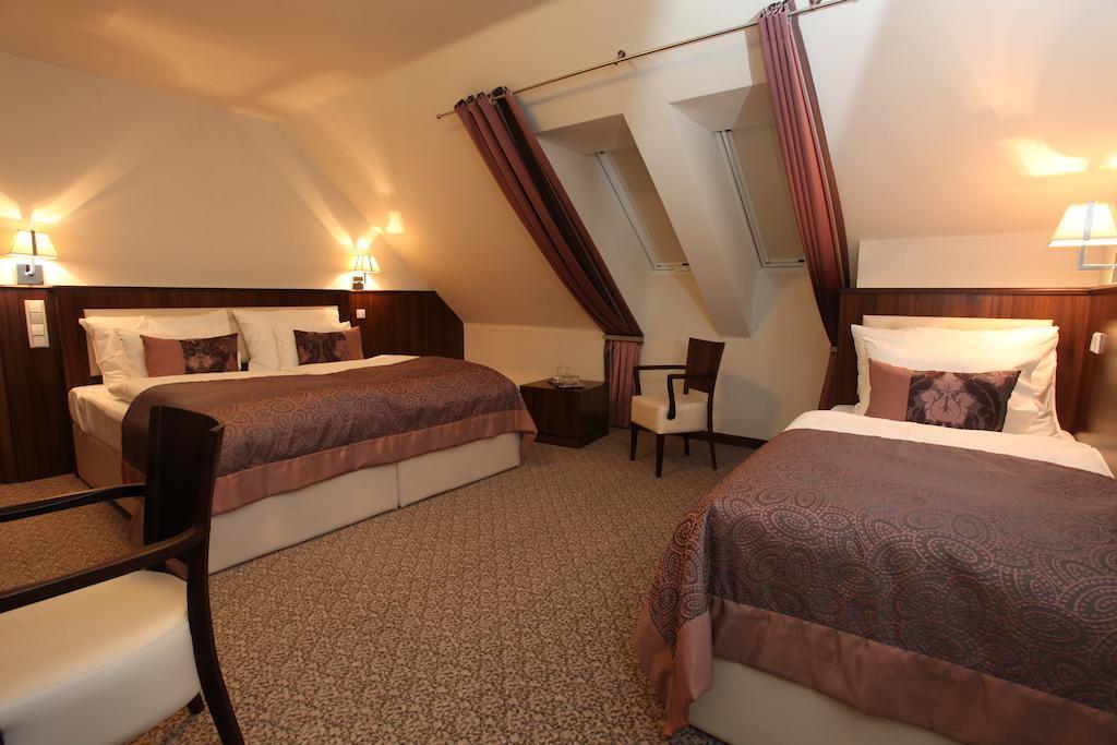 Hotel Sladovna Cerna Hora Rum bild